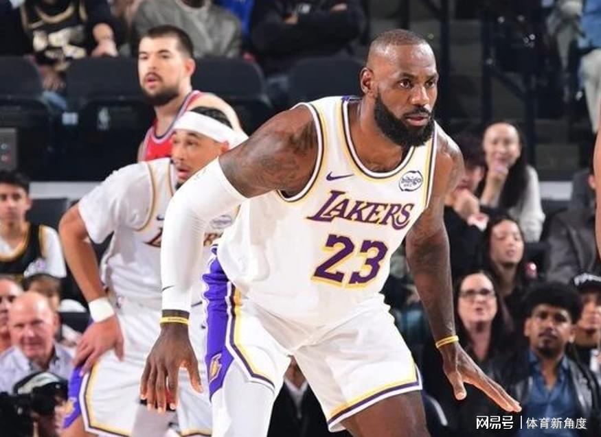 卧槽！湖人变身“铁匠铺”！15.8%打谁也吃力