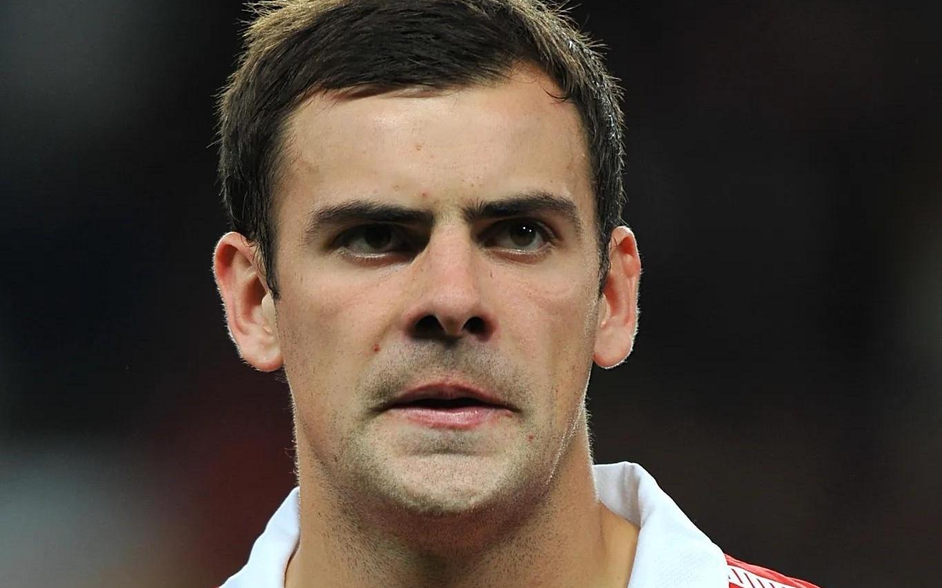 曼联旧将达伦吉布森时隔4年复出，加