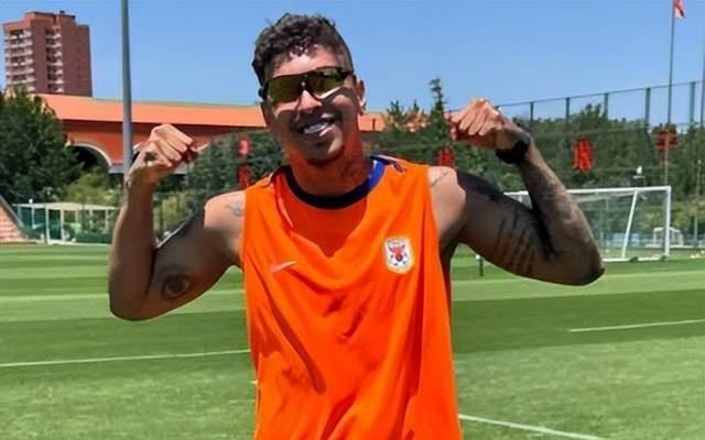 太全能！克雷桑昨晚中超8数据全场最高：明年底即可归化！