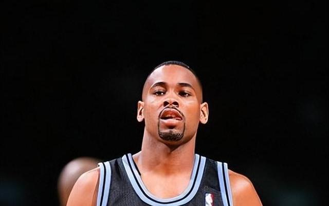 当年火箭在姚麦之外的三号得分手安德森现在在干嘛