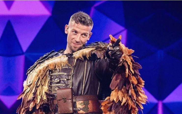 太阳报：阿尔德韦雷尔德参加蒙面歌手栏目，把自己扮成猫头鹰