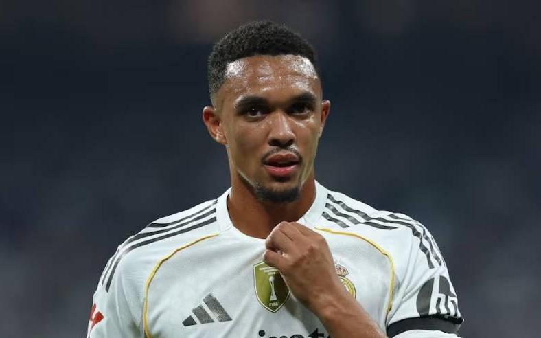 阿斯：阿诺德会在对阵瓦伦时回归，在对利物浦时争取首发出战