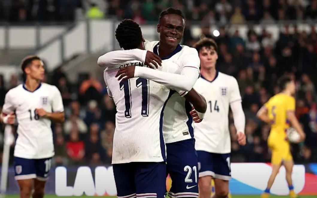 泰里克乔治：吉滕斯是一名非常出色、速度快、头脑聪明的球员