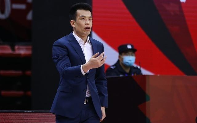 解立彬：球队与CBA强队存在差距但我们时刻准备着等待机会到来