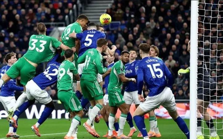 只保持了2.5个小时，佳夫打破福登的本赛季英超最快进球纪录