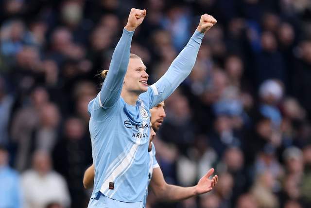 30！哈兰德独造3球，一战超越C罗，曼城豪取7连胜，英超榜首易主