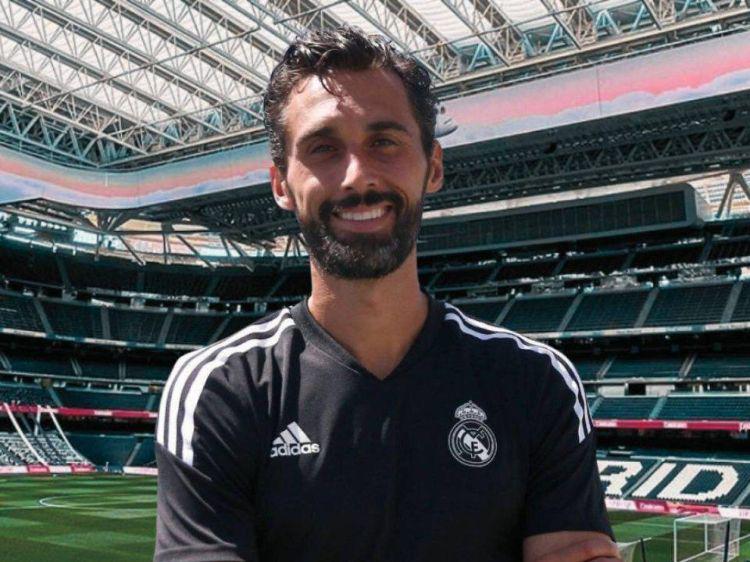 一夜双线豪门压力测试！皇马新帅西甲首秀，英超利物浦想打破怪圈