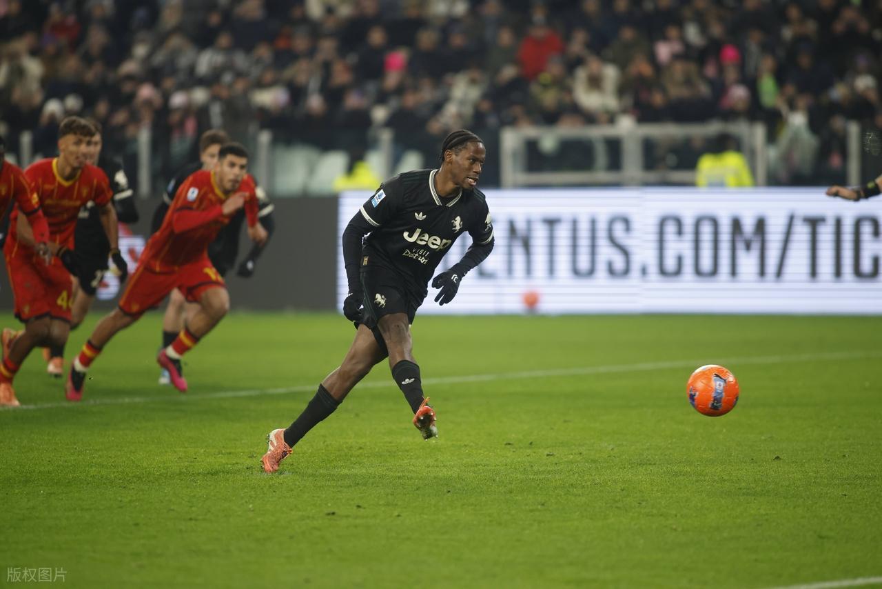 尤文图斯1比1逼平莱切，坎比亚索送礼，麦肯尼进球，戴维射失点球