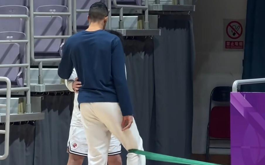 杜锋更新伤情动态！徐杰软组织挫伤未跟队训练，奎因将缺席一周多