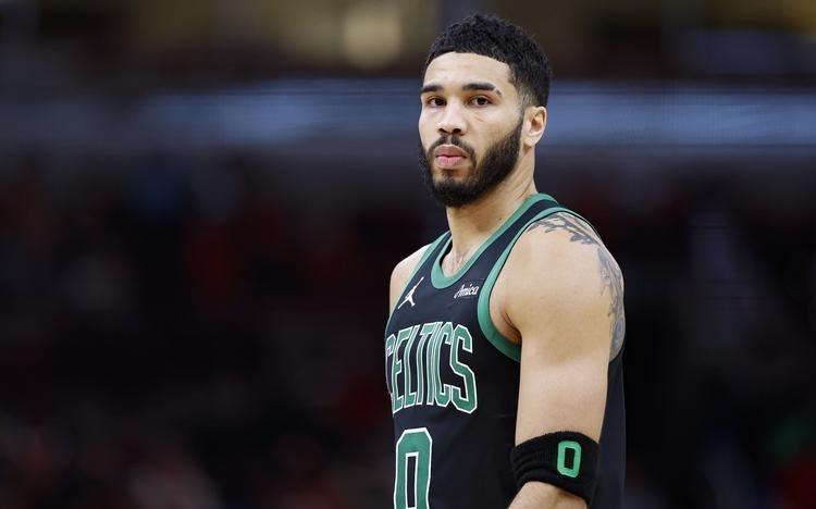 NBA新赛季还未开打，就已有4位球星重伤，2人基本赛季报销