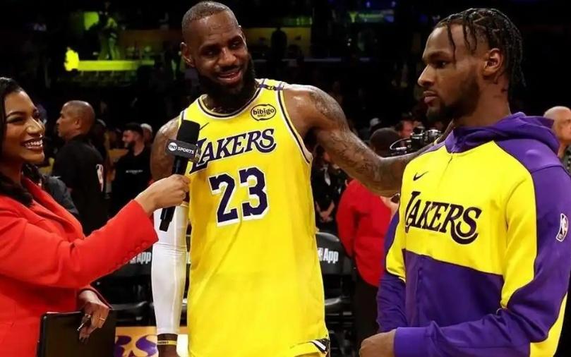 季前赛两战18中3，布朗尼再这么打下去，詹姆斯父子或同时退役