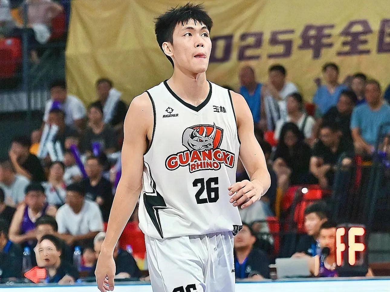 广西老表炸翻CBA！5场狂砍22.8+，郭士