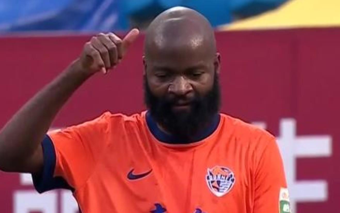 记者：兰克尔泽在海牛出征杭州前拂袖而去，职业素养低