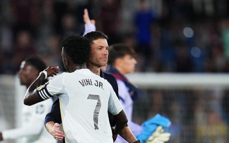 西媒：对阵莱万特赛前，阿隆索告知维尼修斯他不会被换下