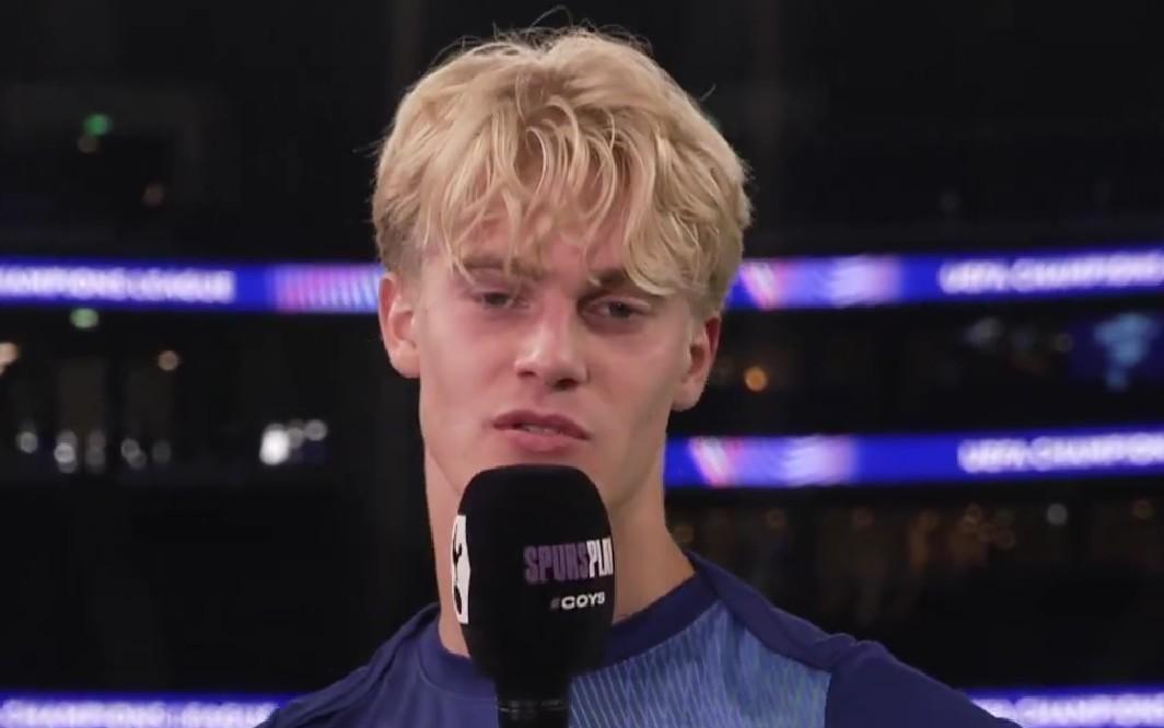 贝里瓦尔：球进时我本想庆祝，后来发现是乌龙就只是慢跑