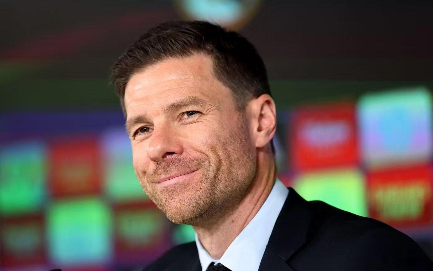 天塌了！阿诺德丢俱乐部和国家队主力位置后，欧冠又遭遇开场伤退