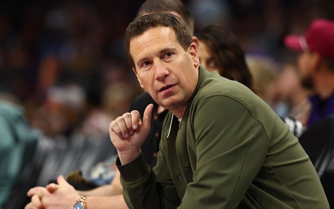 有意思，珀金斯认为，太阳队最近一直是NBA中最尴尬的球队