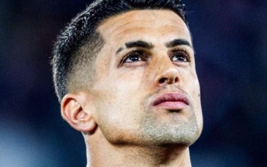 马卡：巴萨正在考虑引进坎塞洛，不过弗里克更想要中后卫