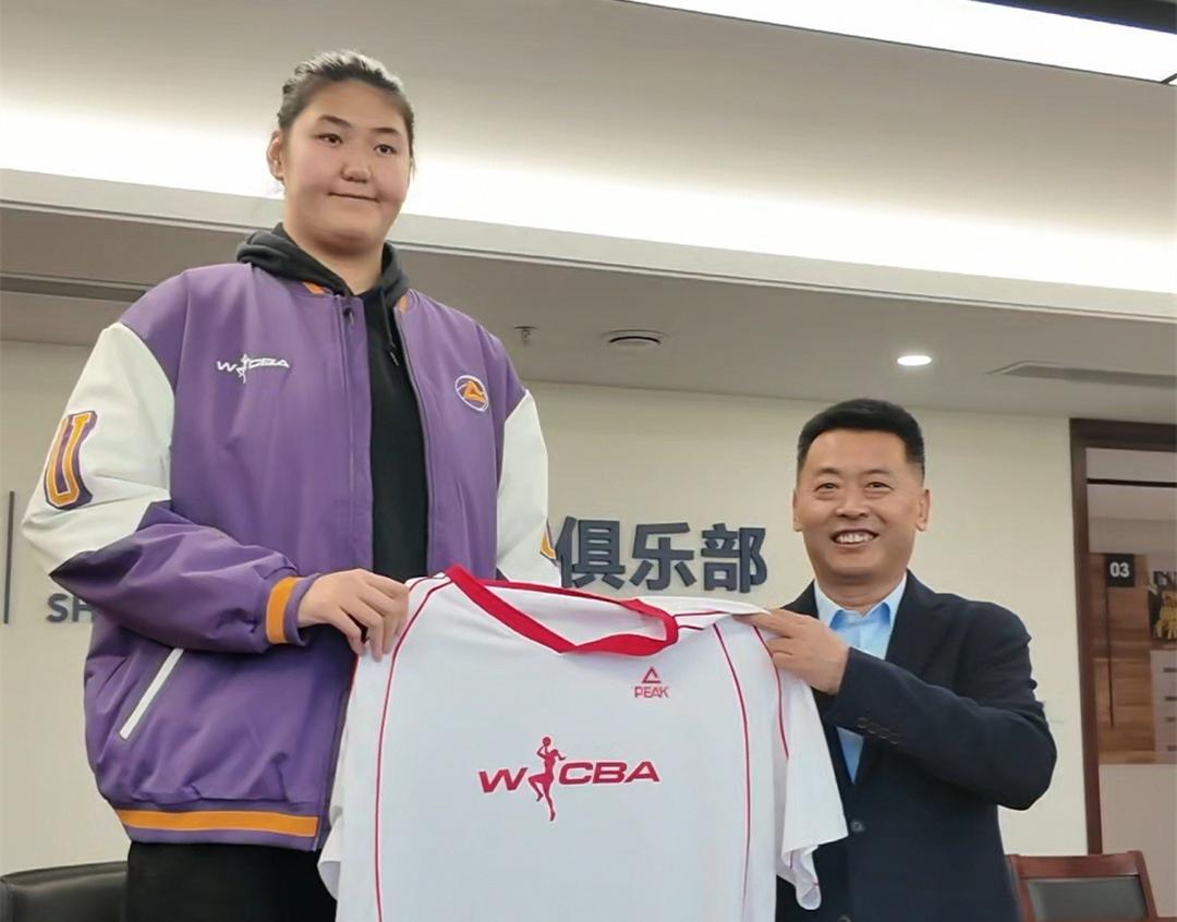 恭喜！2米26张子宇正式签约山东女篮：最快1月4日征战WCBA