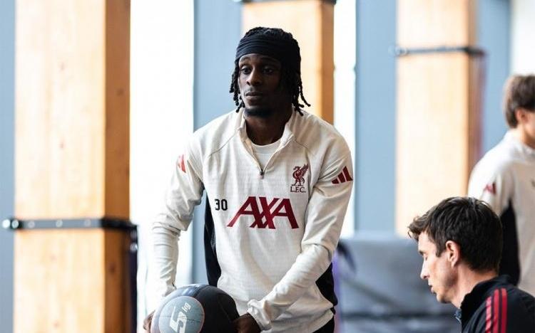 复出在即！利物浦社媒晒弗林篷恢复训练照，此前球员诊断腿筋受伤