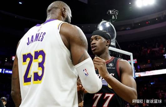 湖人结束客场之旅三喜临门，詹姆斯迎