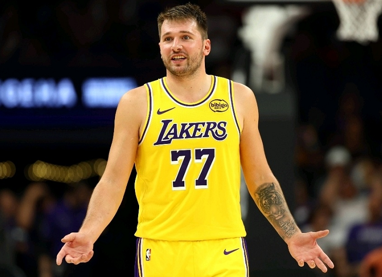 29分11板10助！就在今天，一项尘封55年的NBA纪录被东契奇打破了