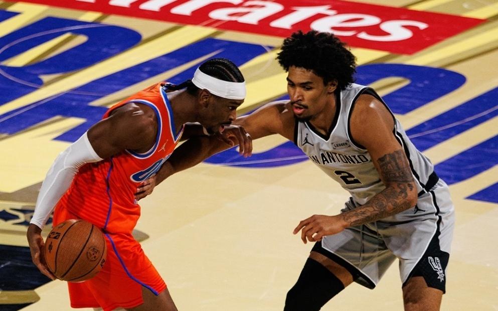 场均25分12板3帽，球队老大却成为替补！NBA超级黑马崛起要冲冠了