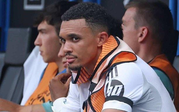 今晚再坐板凳席，阿诺德西甲前四轮两次首发两次替补