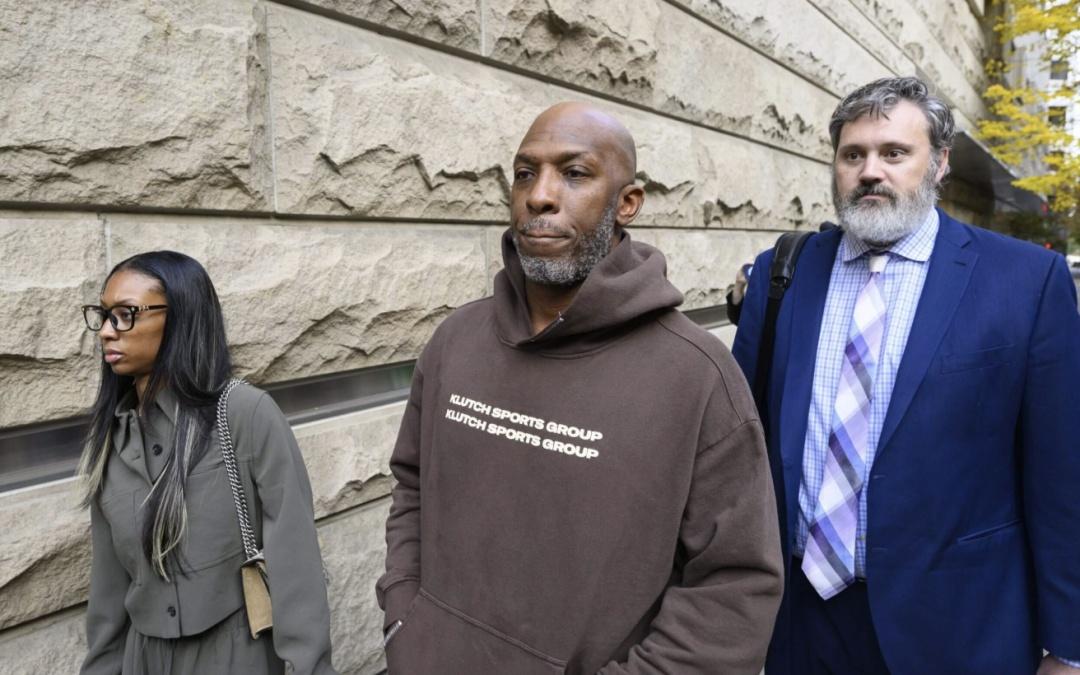 “当恶魔精灵从瓶子里跑出来，它就回不去了”