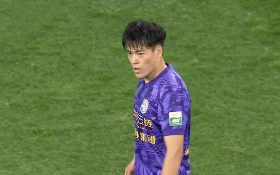 11脚精准传球，津门虎挖掘22岁小将于根伟用晚了后场3虎有潜力