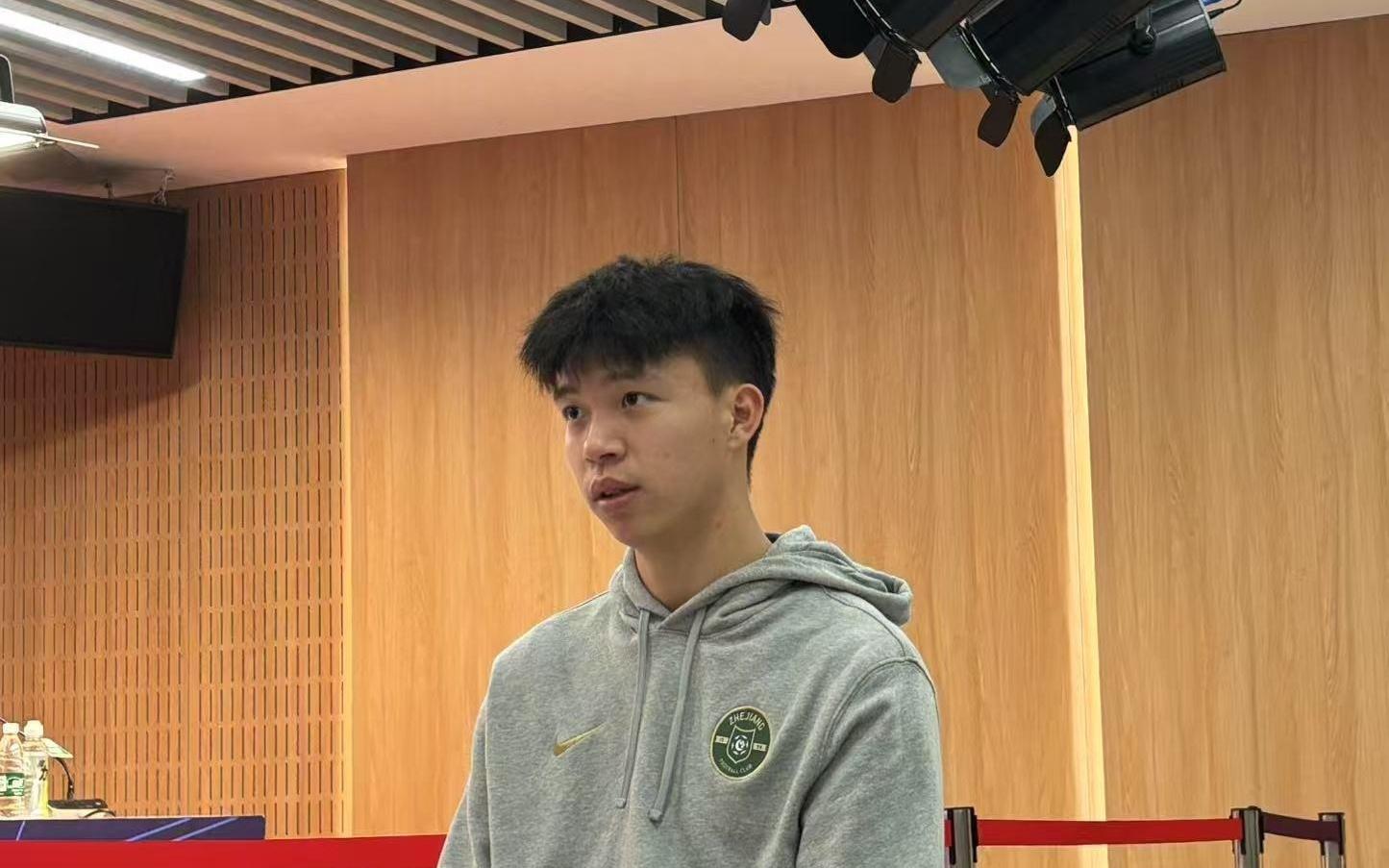 2025中超最佳青年球员候选：王钰栋、吾米提江领衔