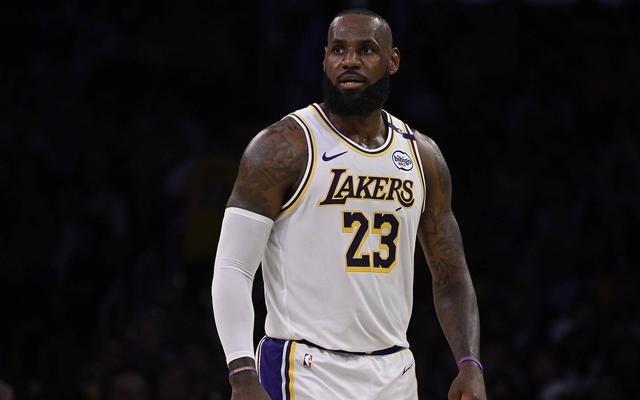 即将开启第23季！Windhorst：詹姆斯还未决定新赛季是否最后一舞