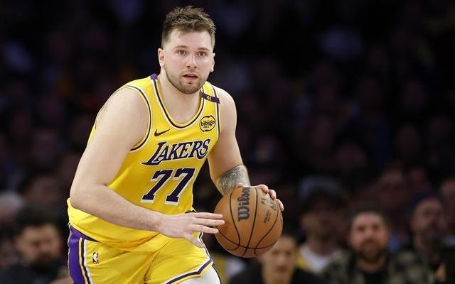 东契奇：NBA不停地打比赛不怎么训练欧洲不同一周也就打一场