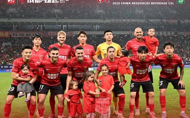 热议蓉城无缘冠军：关键时刻掉链子，中超队双线作战还是没戏