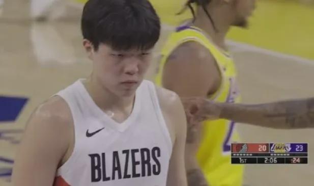 开拓者宣布！下放二阵防守中锋！杨瀚森