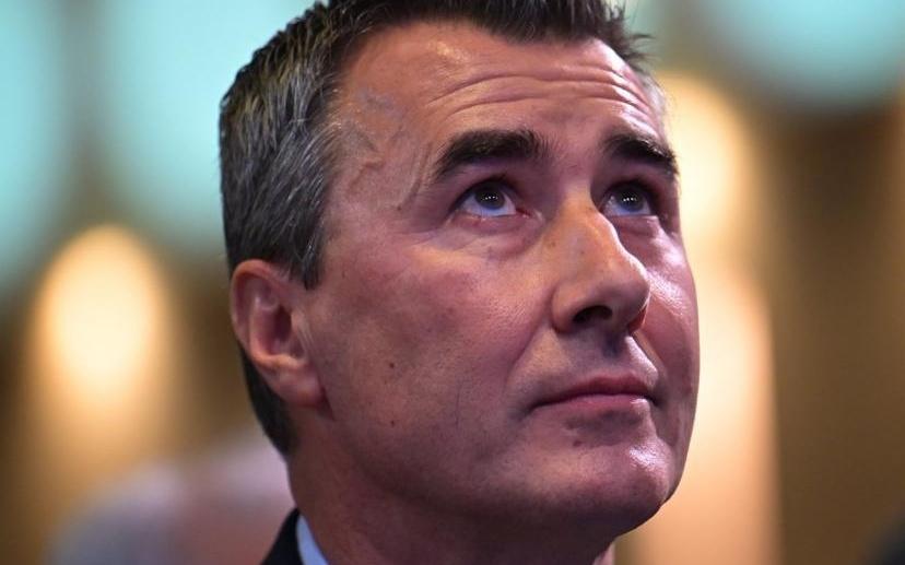 队报：罗塞尼尔成为蓝军新帅后，白学堡球迷要求主席立即下台