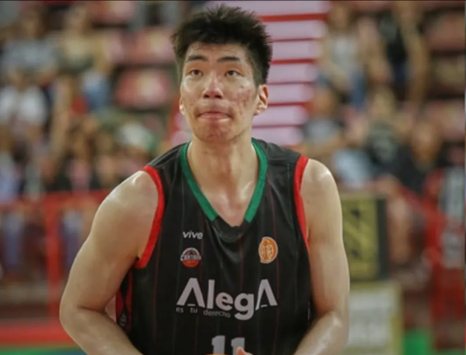 第3场就淡出轮换连西乙都混不下去，余嘉豪恐被迫回CBA拿600万