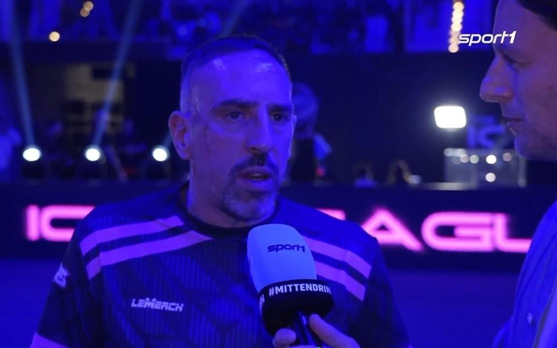 卡尔是否该去踢世界杯里贝里：足球中