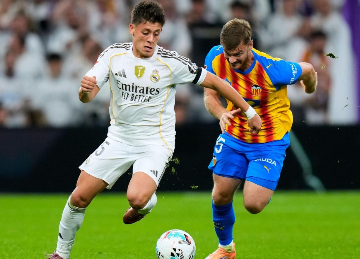 皇马踢疯了：甩开巴萨8分，姆巴佩炸裂表演，连续8场西甲破门