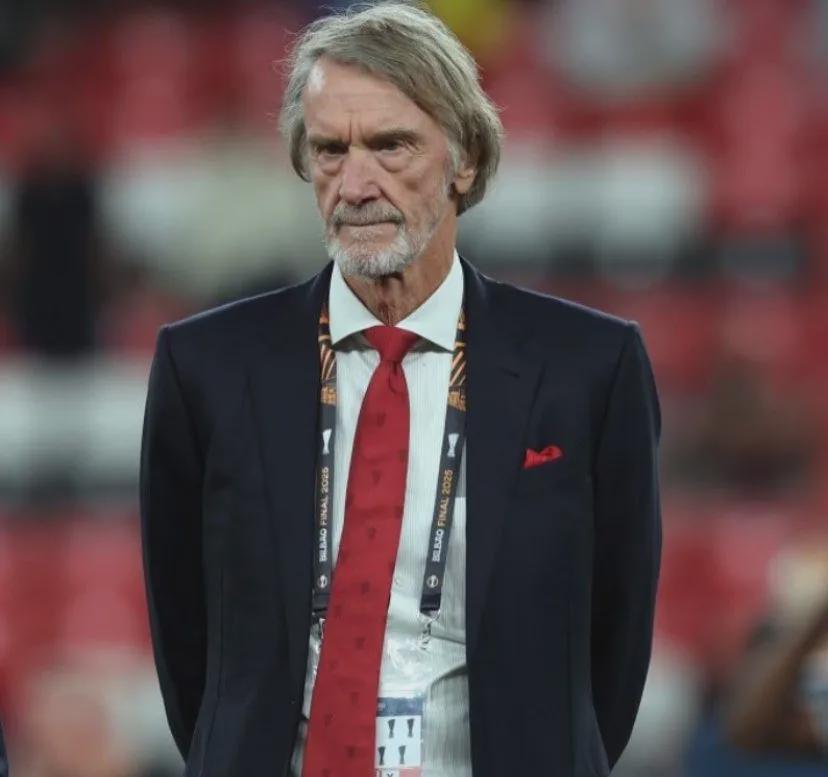 曼联太乱了！青训教练洗装备、球员竟