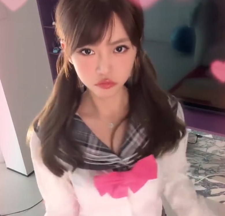 你问PGONE啊！媒体人：小璐和周姐最近