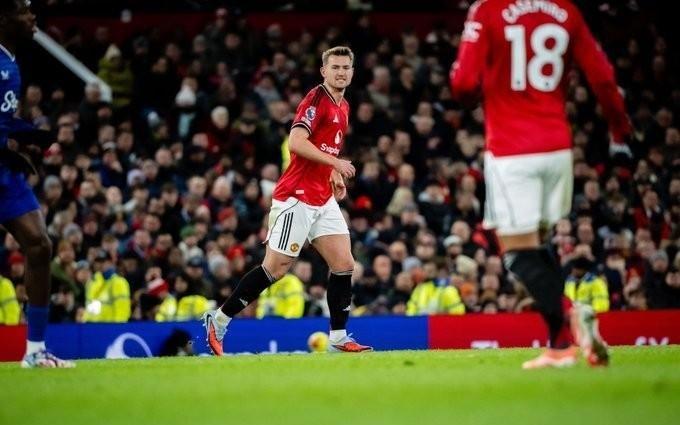 德利赫特：我们缺乏一些紧迫感，基本在按照对手的优势踢球