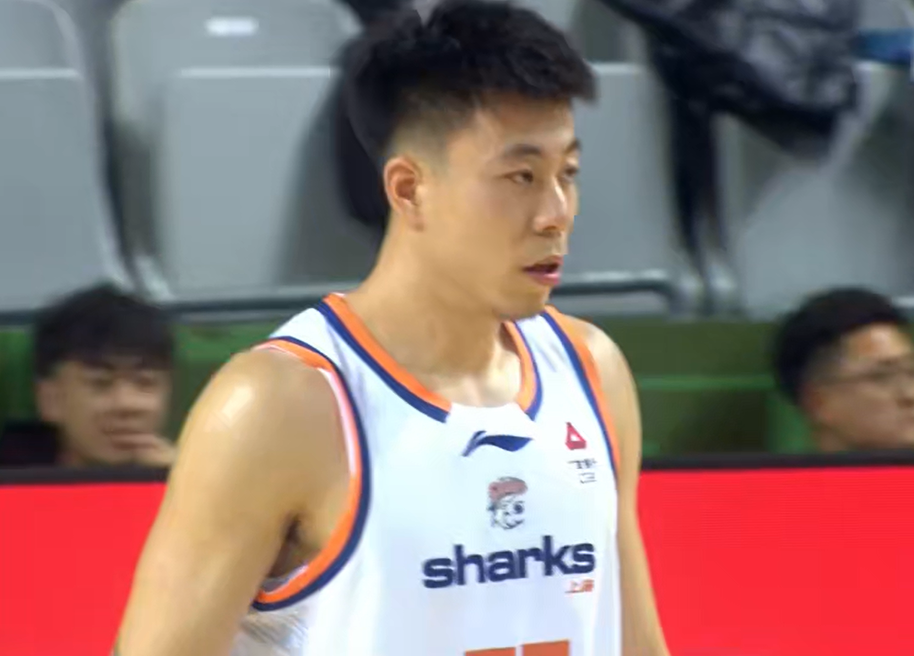 上海队输广厦7分！揪出3个“废材”，坑惨了球队