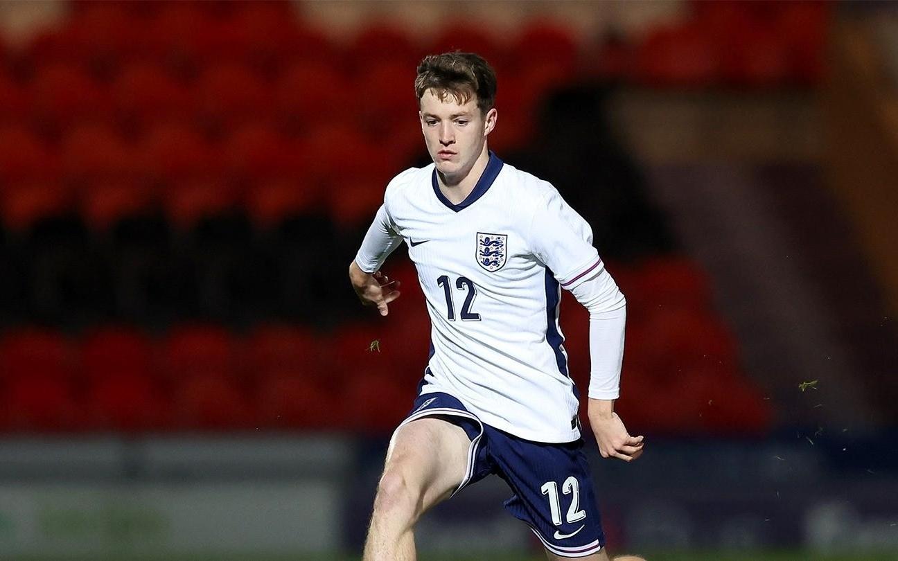 官方：刘易斯霍尔因伤退出，英格兰U21补招诺维奇后卫费希尔