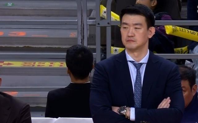 广厦主帅：上半场打得像一支必输的球队希望能总结经验和接受教训