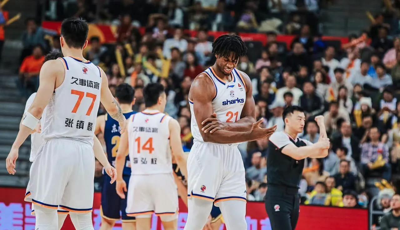 广东上海争夺俱乐部杯赛八强名额！五位国手缺席，杜锋赌进攻