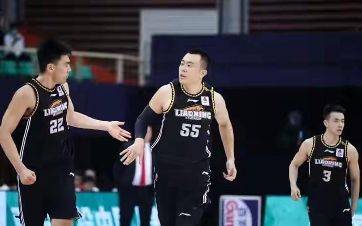 4连败！辽篮一项数据，排联盟倒数第3，球迷4年时间，败光家底