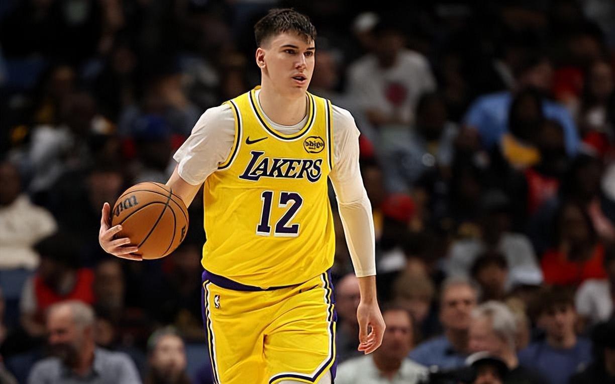 又一次打出了灾难表现，湖人锋线新援的状态为什么如此起伏不定