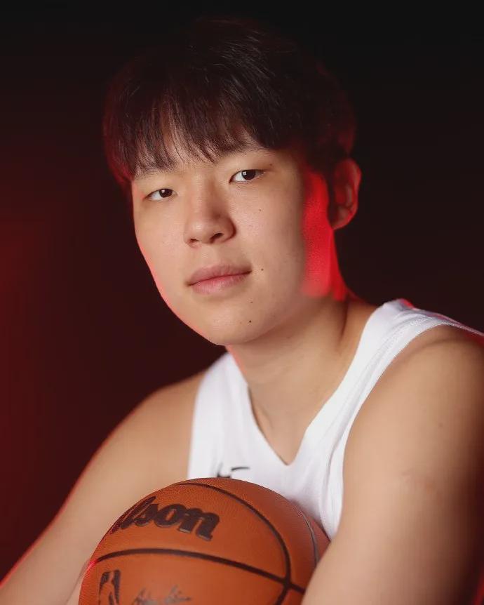 杨瀚森已增重8公斤，增强体能与运动能力10月9日开拓者迎季前赛首秀