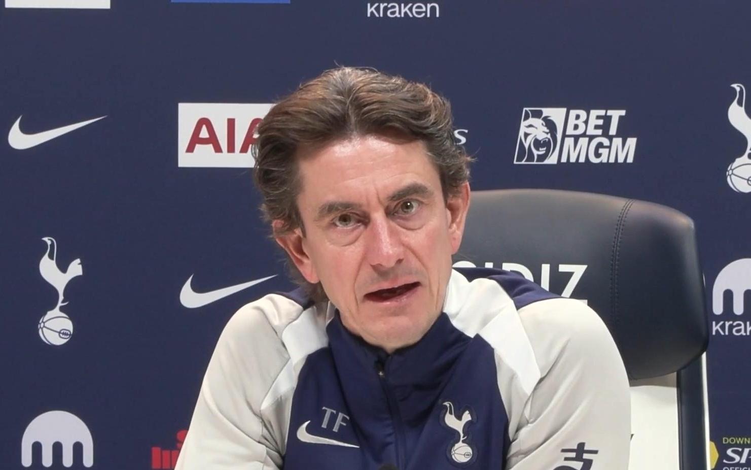 弗兰克：范德芬不开心我今天看他挺开心的，他对我们很重要